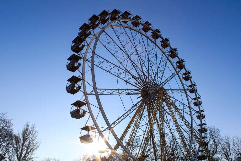 Exploring the Intersection of Art and Technology in Interactive Exhibits