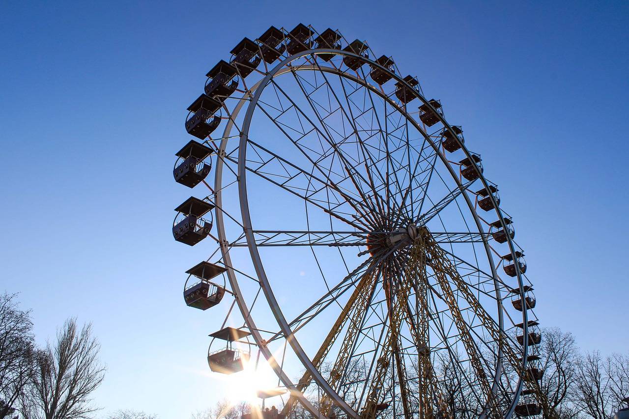 Exploring the Intersection of Art and Technology in Interactive Exhibits